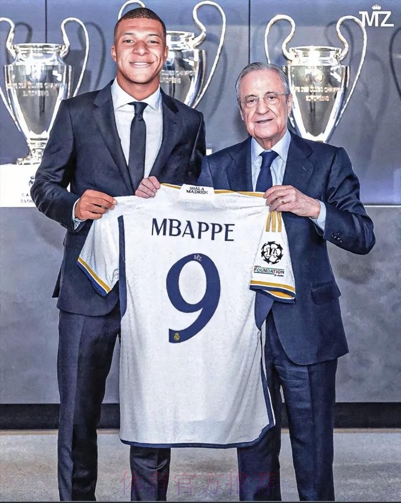 罗体:皇马和国米加入到维纳尔杜姆的追求行列 罗体:皇马和国米加入到维纳尔杜姆的追求行列